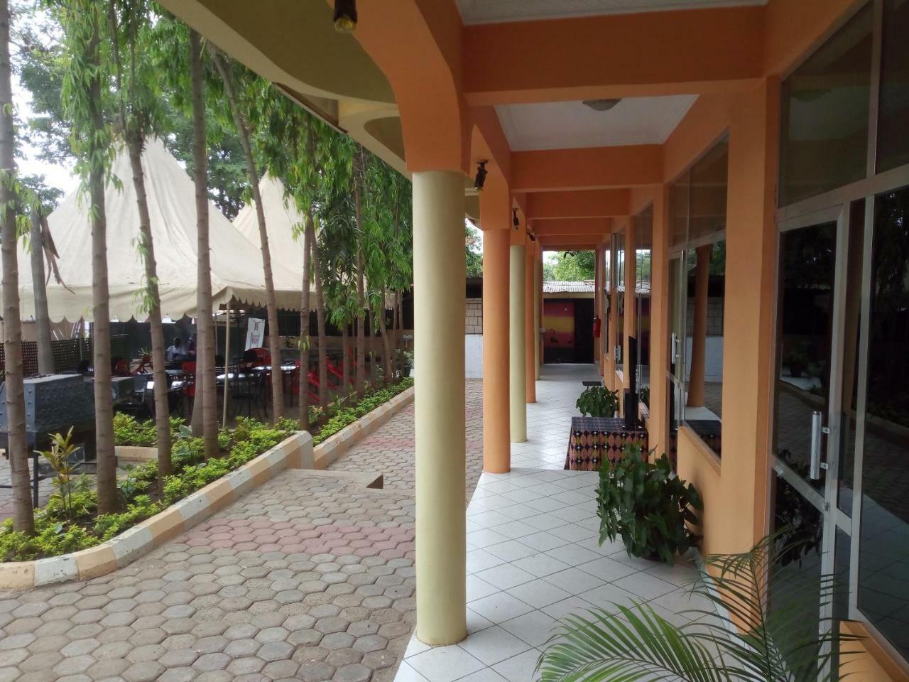 Snow View Hotel Boma la Ngombe Esterno foto